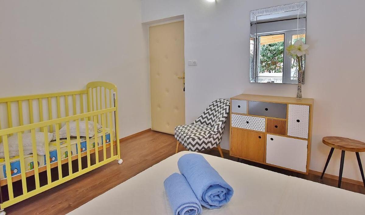 Apartments Ruzica Banjol Exterior foto