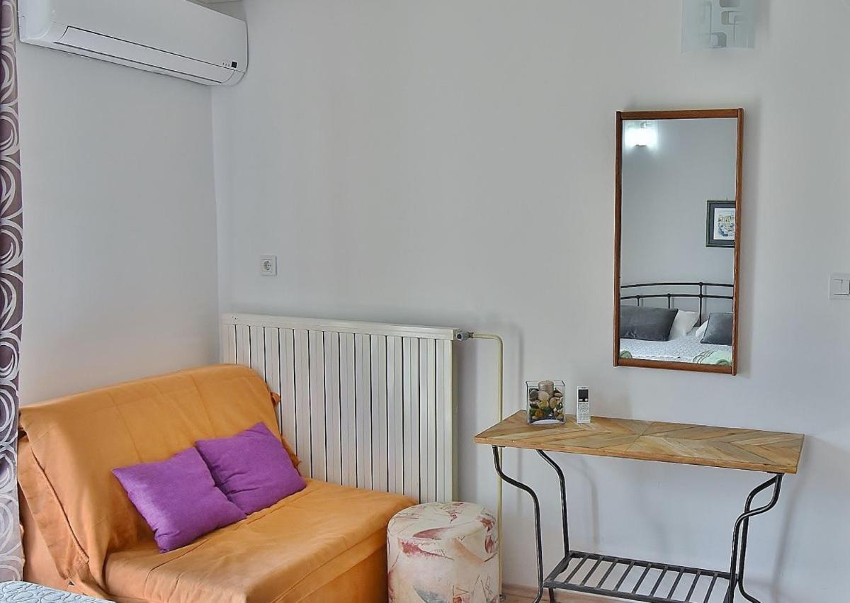 Apartments Ruzica Banjol Exterior foto