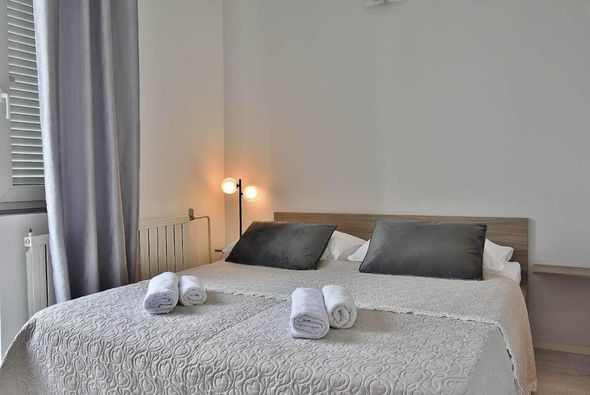 Apartments Ruzica Banjol Exterior foto