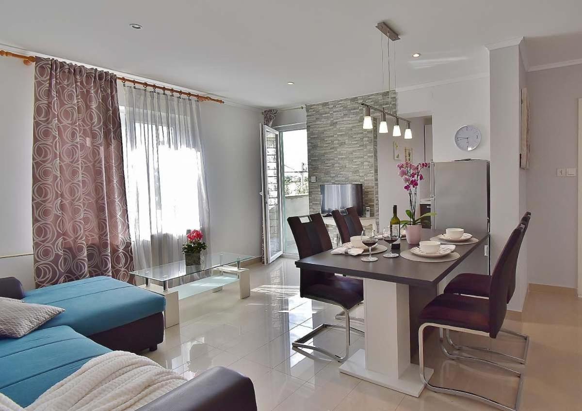 Apartments Ruzica Banjol Exterior foto