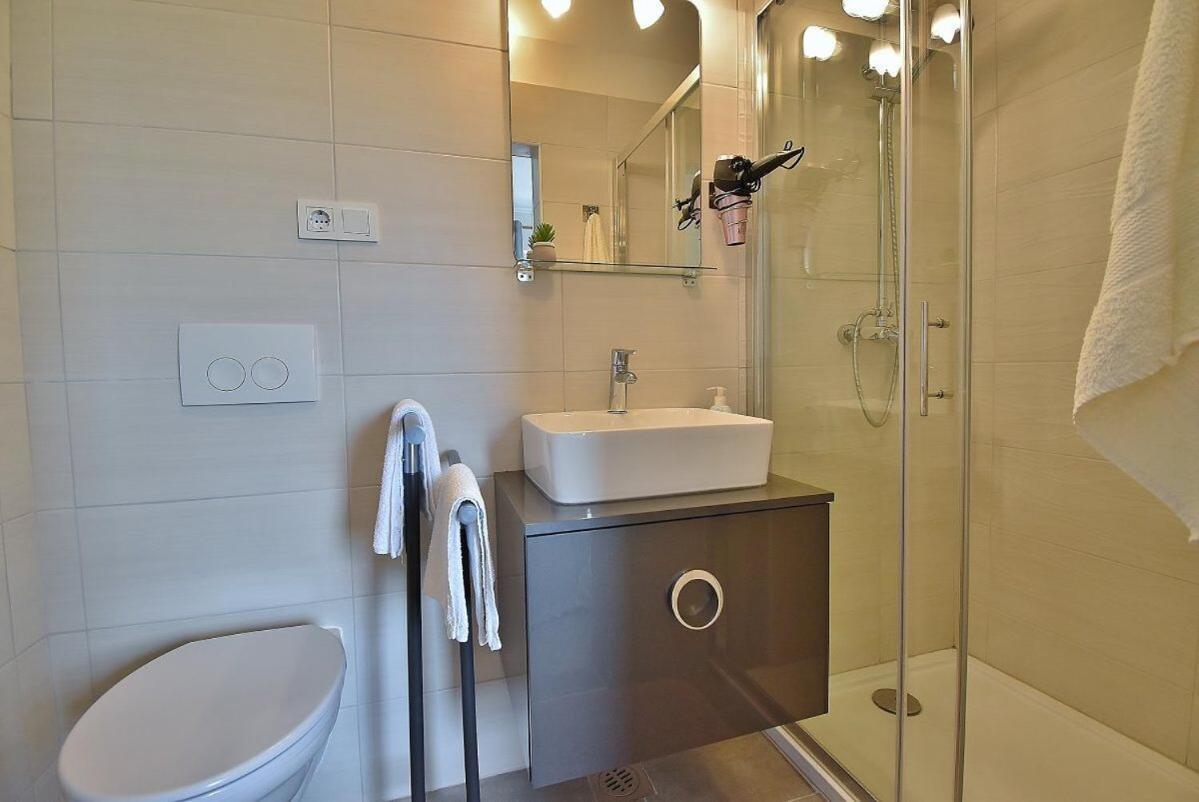 Apartments Ruzica Banjol Exterior foto