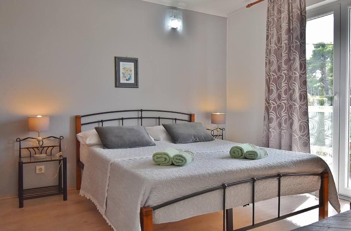 Apartments Ruzica Banjol Exterior foto