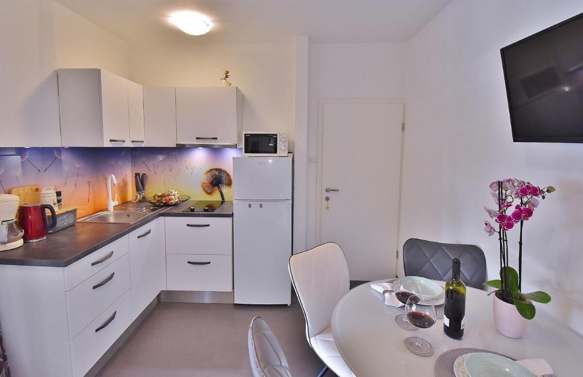 Apartments Ruzica Banjol Exterior foto